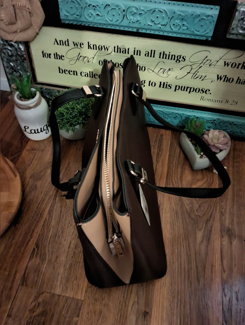 GUESS COLOR BLOCK SATCHEL - Picture 2 of 9